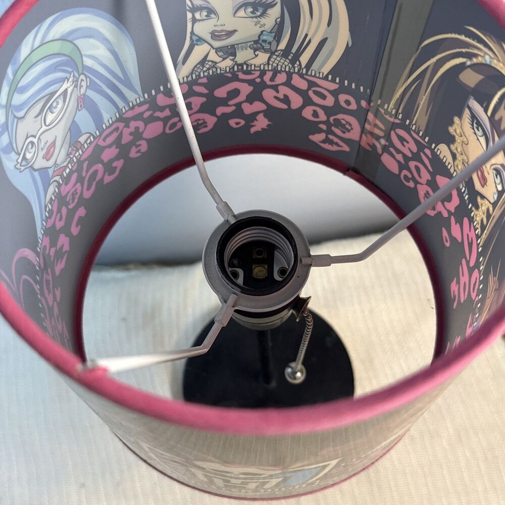 Vintage 2014 Monster High Table Lamp Light with Shade Great Working - Picture 7 of 11